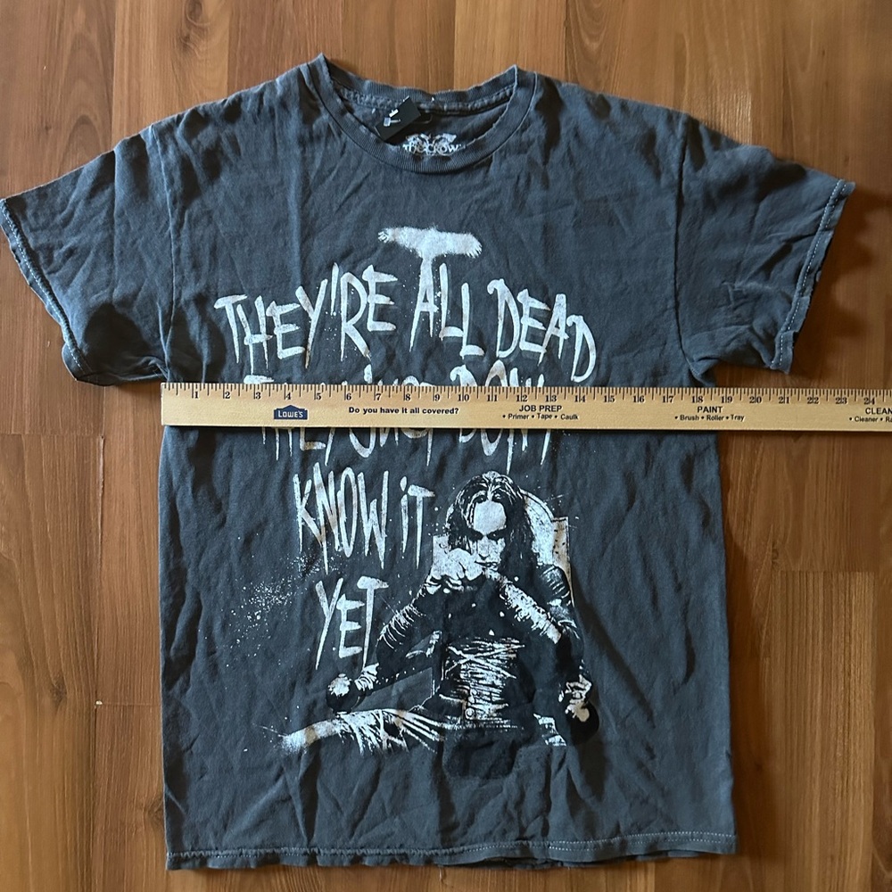 NWT The Crow Quote Destructed Boyfriend Fit Girls T-shirt size Medium - Picture 5 of 7